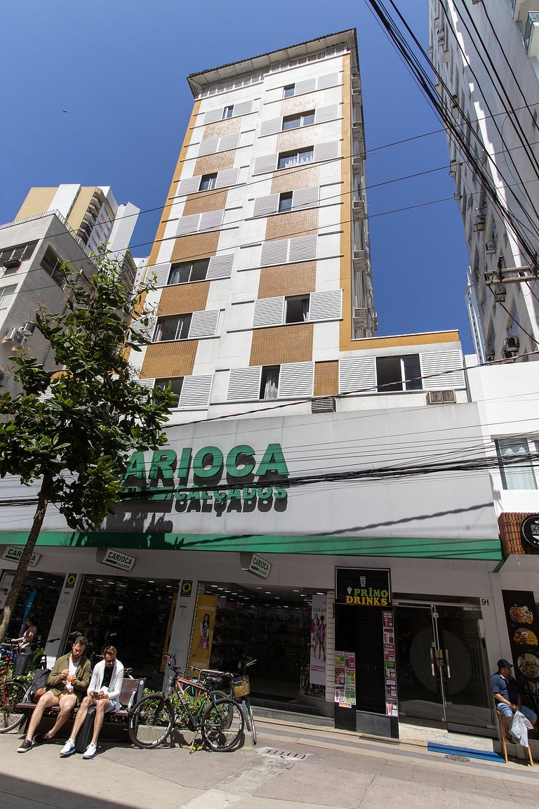 CLR81 - Calçadão, 1 Dorm Climatizado, Garagem