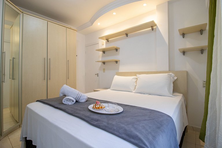 APU14 - 4 Dorm, Climatizado, Esq. Av. Atlântica