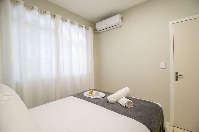 JOA23 - 1 Dorm, Climatizado, Garagem, TV Smart