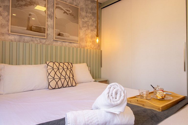 GMN51 - Av. Brasil, Climatizado, 2 suítes + 1 Dorm
