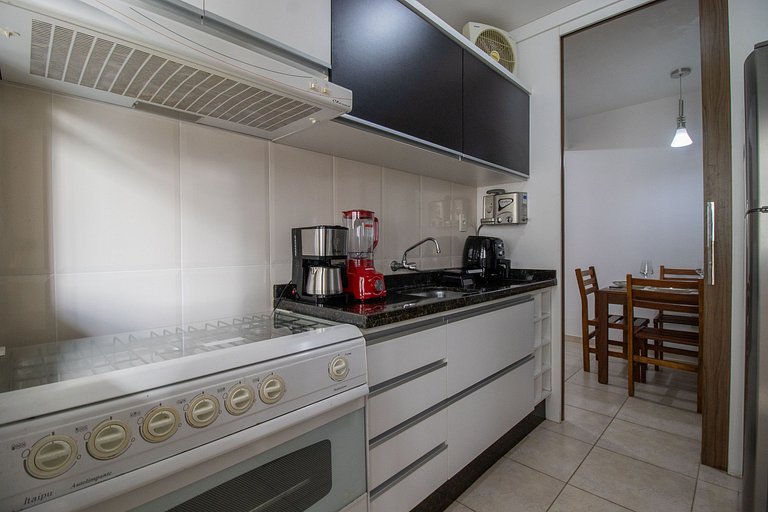 CRM38 - 2Dorm, Climatizado, Centro, Garagem, Wi-fi