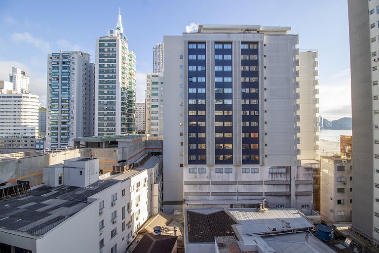 CLR81 - Calçadão, 1 Dorm Climatizado, Garagem