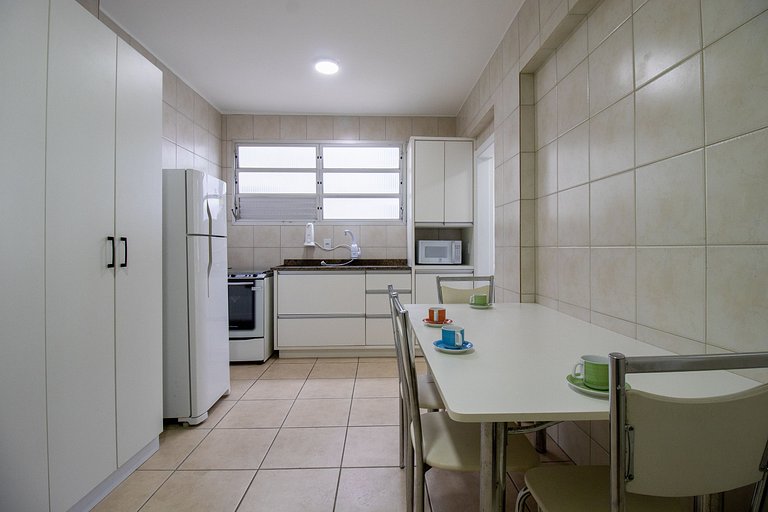 STH52 - Quadra Mar, 4 Dorm, Centro, Climatizado