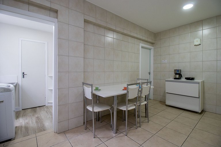 STH52 - Quadra Mar, 4 Dorm, Centro, Climatizado