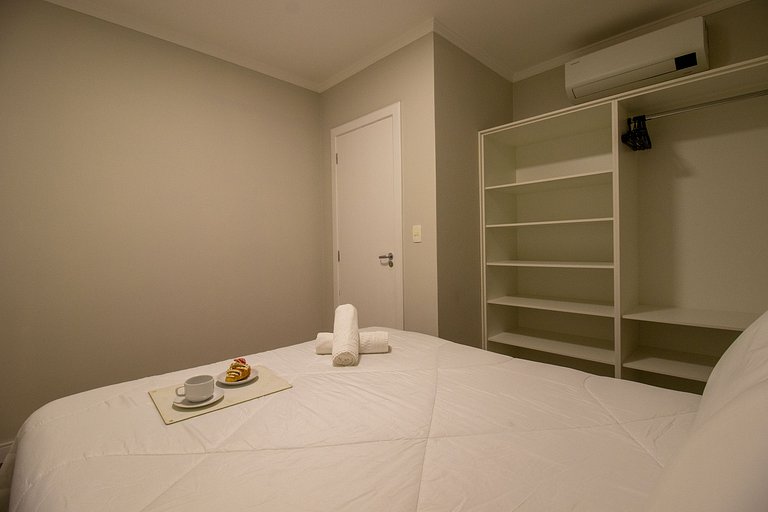APU24 - Esq com Av Atlântica, 4 Dorm, Climatizado