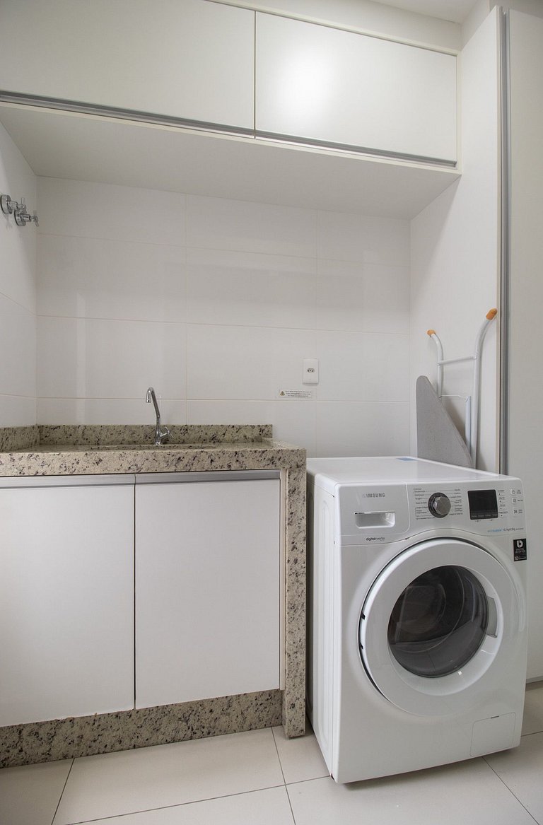 SGV32 - Alto Padrão, 4 Dormitórios, 3 Garagens