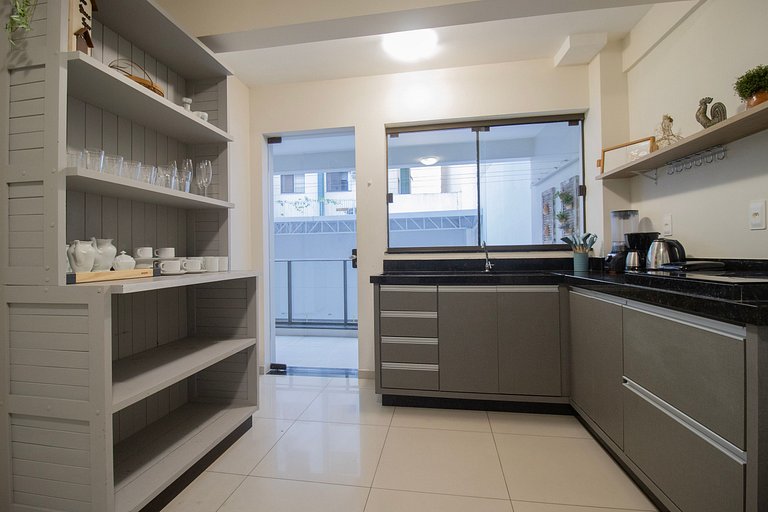 MAU11 - Av. Brasil, Churrasq, 3 Dorm, Climatizado