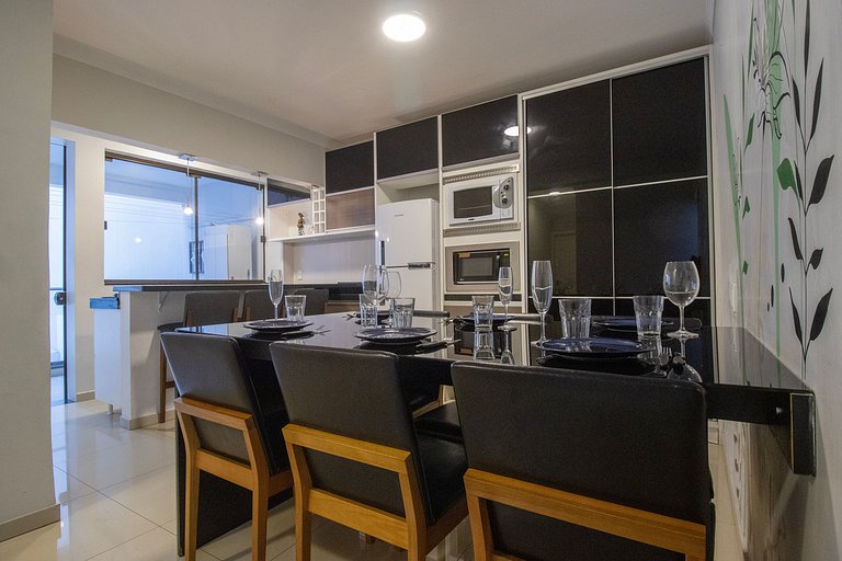 MAU21 - Av. Brasil. 3 Dorm, Climatizado, Churrasq