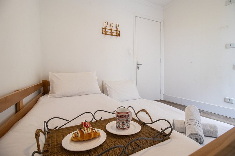 DEL34 - Quadra Mar, 2 Dorm, TV Smart, Sacada