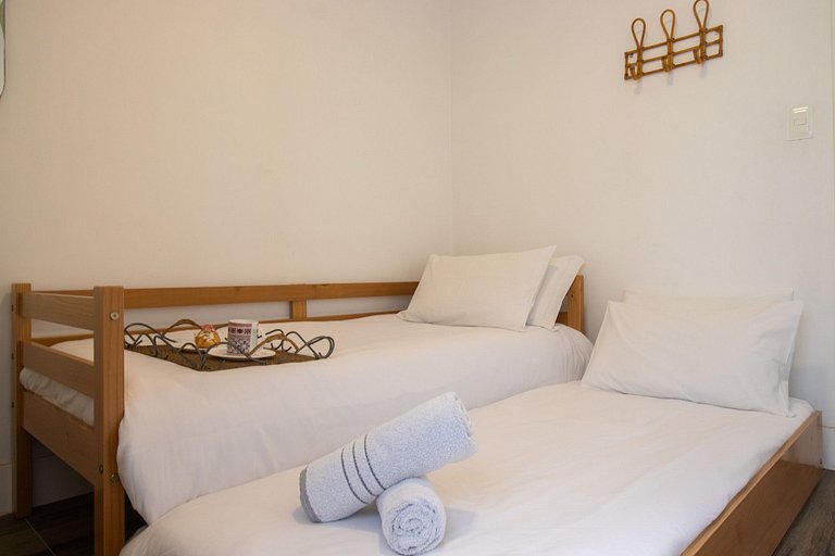 DEL34 - Quadra Mar, 2 Dorm, TV Smart, Sacada