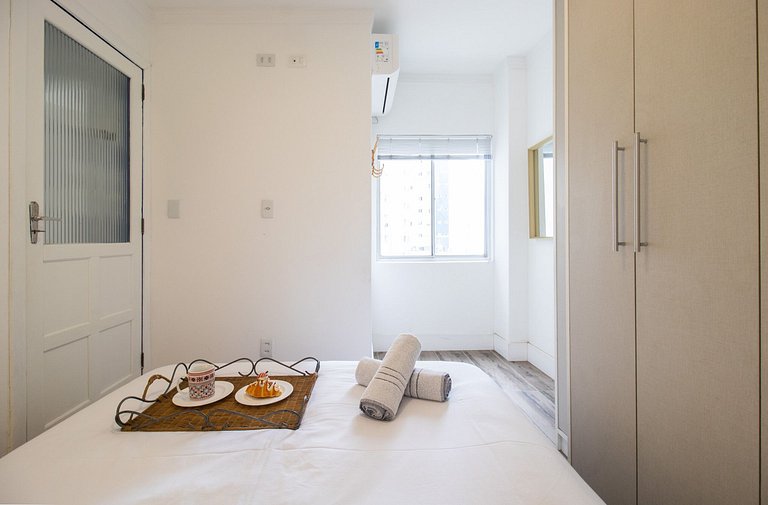 DEL34 - Quadra Mar, 2 Dorm, TV Smart, Sacada