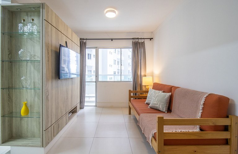 DEL34 - Quadra Mar, 2 Dorm, TV Smart, Sacada