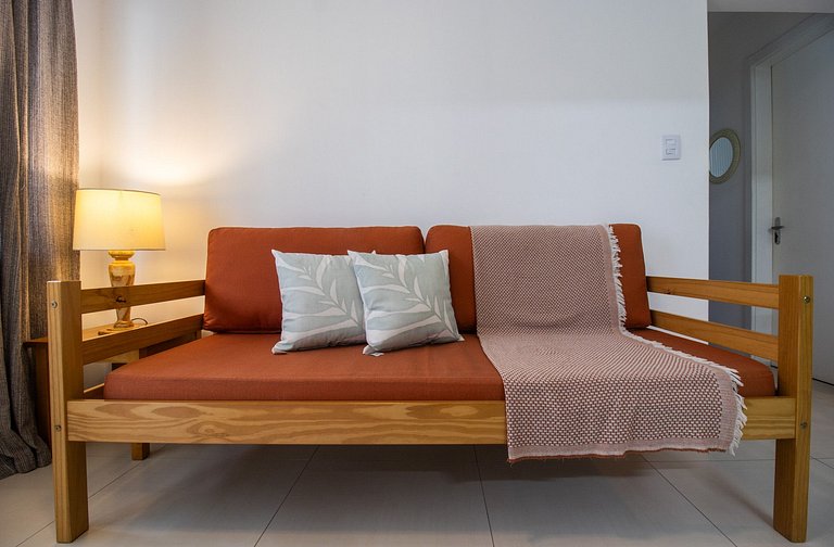 DEL34 - Quadra Mar, 2 Dorm, TV Smart, Sacada