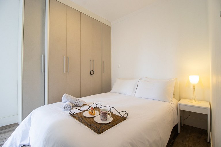 DEL34 - Quadra Mar, 2 Dorm, TV Smart, Sacada