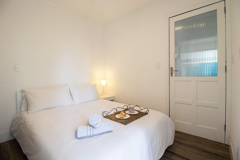 DEL34 - Quadra Mar, 2 Dorm, TV Smart, Sacada