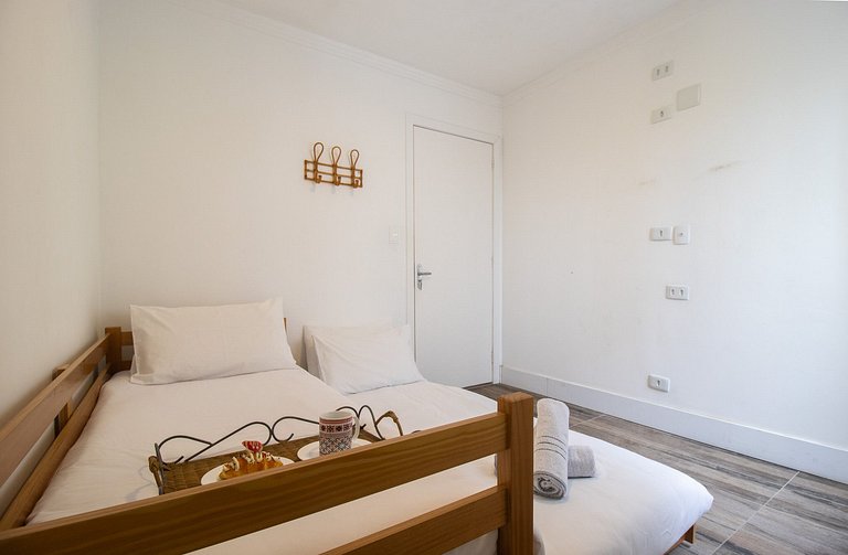 DEL34 - Quadra Mar, 2 Dorm, TV Smart, Sacada