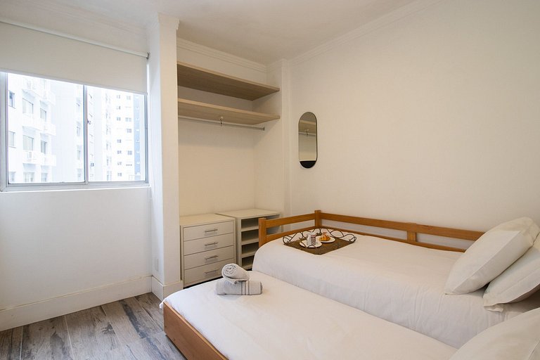 DEL34 - Quadra Mar, 2 Dorm, TV Smart, Sacada