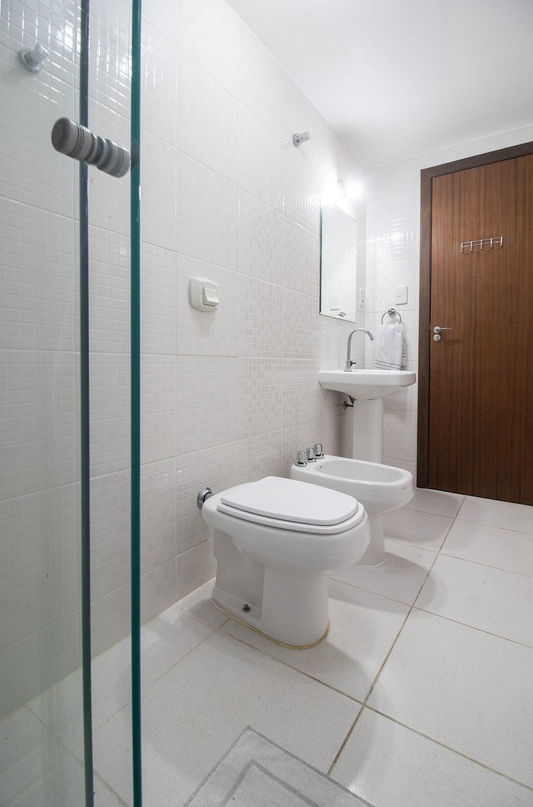 CRM38 - 2Dorm, Climatizado, Centro, Garagem, Wi-fi
