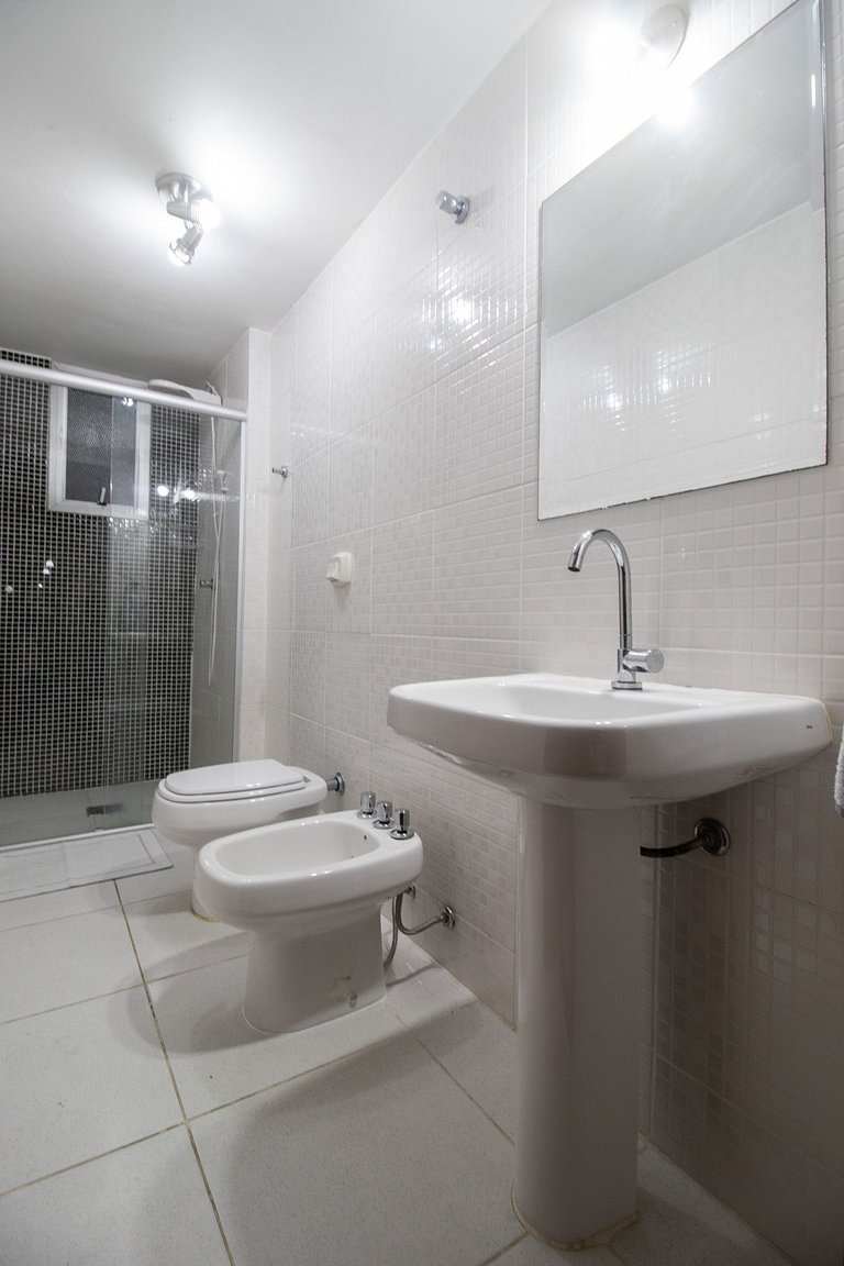 CRM38 - 2Dorm, Climatizado, Centro, Garagem, Wi-fi