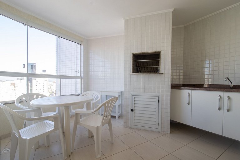 BRA111 - 2 Dorm, Av. Central, Churrasq, Garagem