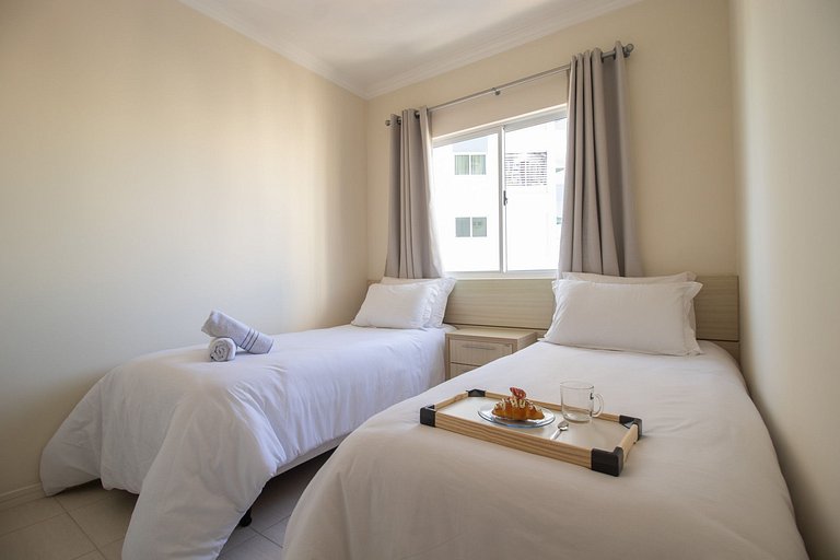 BRA111 - 2 Dorm, Av. Central, Churrasq, Garagem