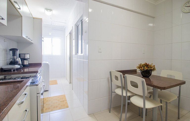 BRA111 - 2 Dorm, Av. Central, Churrasq, Garagem