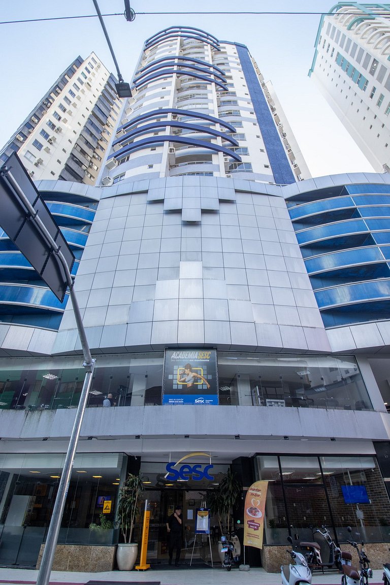 BRA111 - 2 Dorm, Av. Central, Churrasq, Garagem