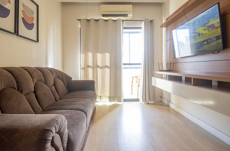 DHE83 - Climatizado, Próx ao Calçadão, TV Smart