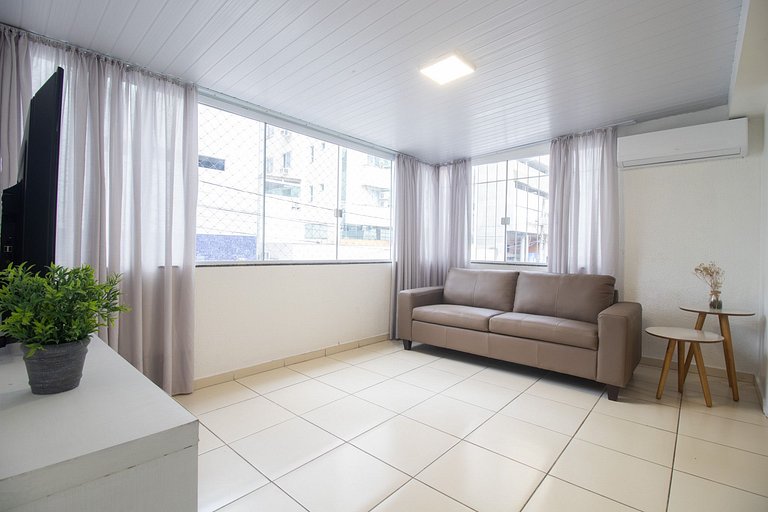 JOA24 - 2 Dorm, Totalmente Climatizado, Garagem