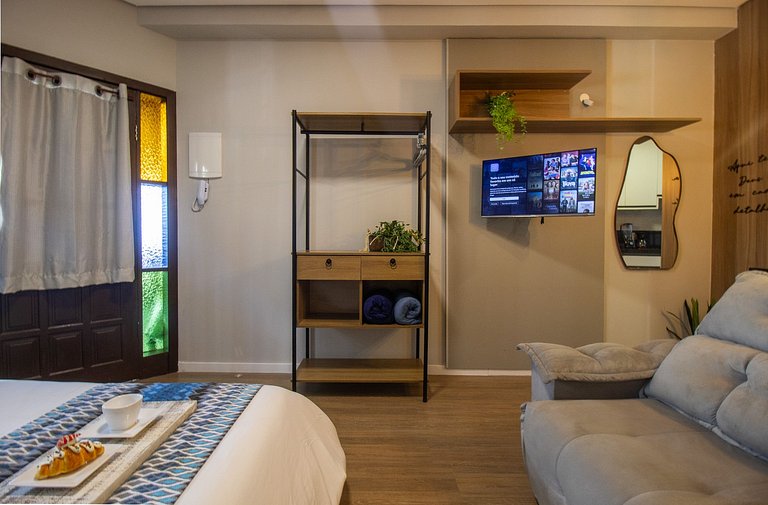 RRS8 - Studio, Smart TV, Wi-fi, Funcional, Centro