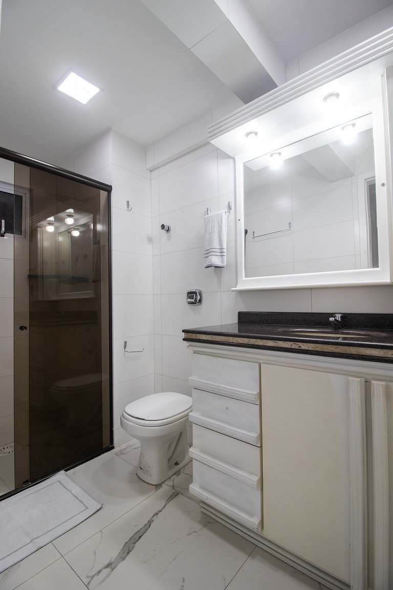 VNZ81B - 3 Dorm, Quadra Mar, Garagem, TV Smart
